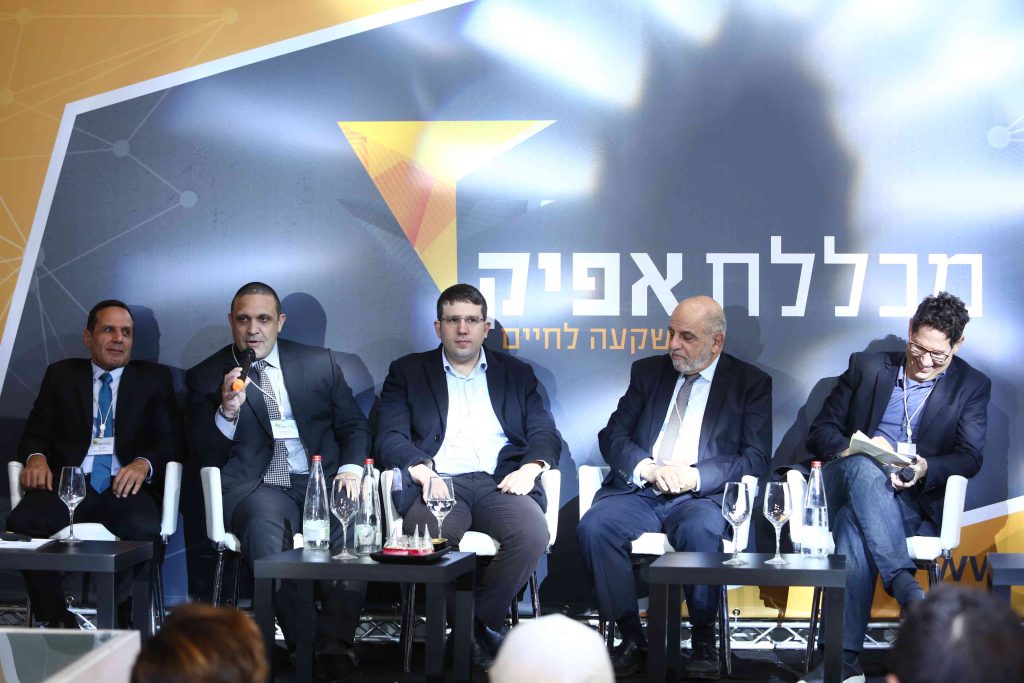איך להיכנס לעולם הנדלן – המדריך המלא לתחילת קריירה מוצלחת בתחום הנכסים