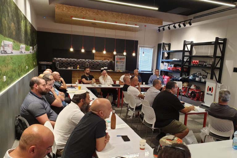 שכר בענף הנדל״ן בישראל – כמה באמת אפשר להרוויח